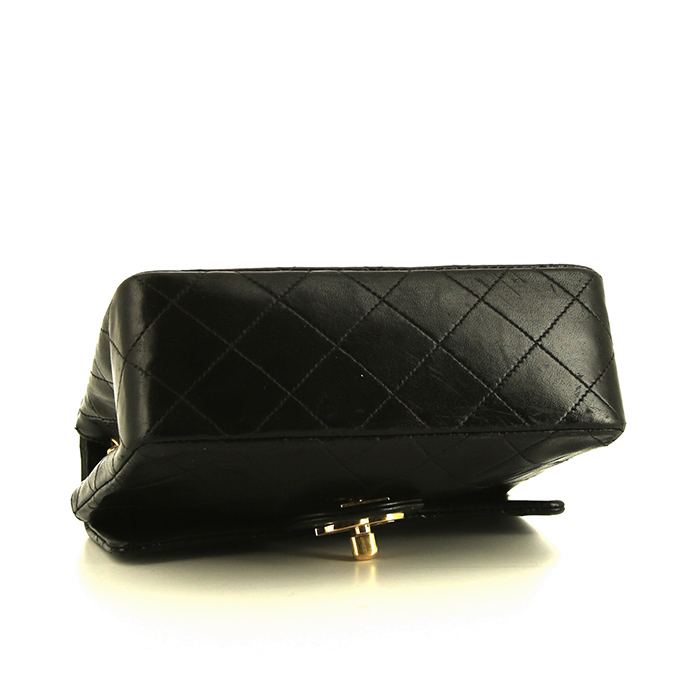 Sac bandoulière Chanel Mini Timeless en cuir matelassé noir - Detail D4