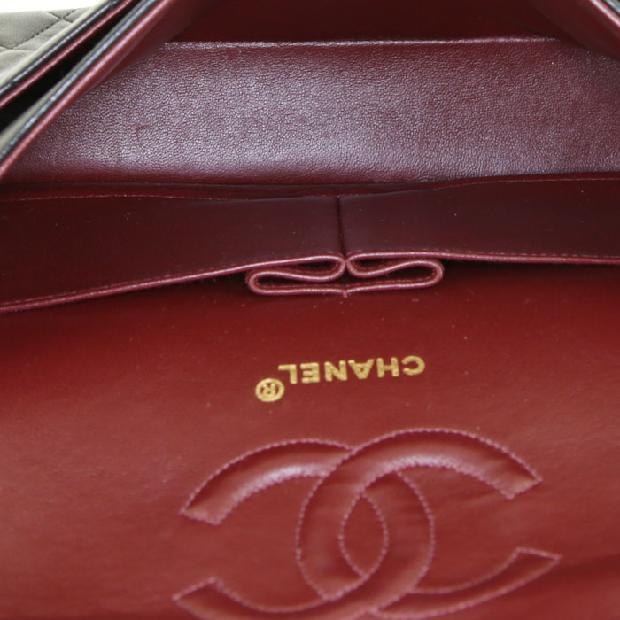 Sac à main Chanel Timeless en cuir matelassé noir - Detail D3