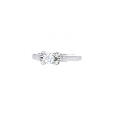 Sortija solitaria Cartier Ballerine en platino y diamantes (0.30 ct)