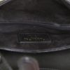 Bolso de mano Dior Saddle mini en cuero negro - Detail D2 thumbnail