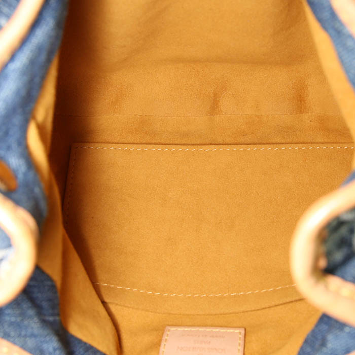 Bolso de mano Louis Vuitton Pleaty mini en lona denim Monogram azul y cuero natural - Detail D2