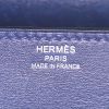 Bolsito de mano Hermes Médor en cuero box azul - Detail D3 thumbnail