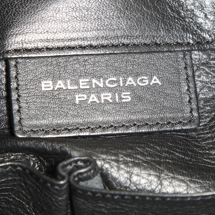 Balenciaga Papier shopping bag in black leather - Detail D3