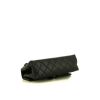 Bolsito-cinturón Chanel Pochette ceinture en cuero granulado negro - Detail D4 thumbnail