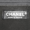 Bolso Cabás Chanel Grand Shopping en piel de pitón negra - Detail D4 thumbnail