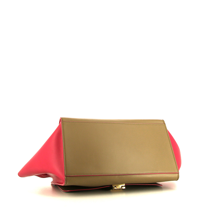 Sac à main Celine Trapeze en cuir beige et rose - Detail D5