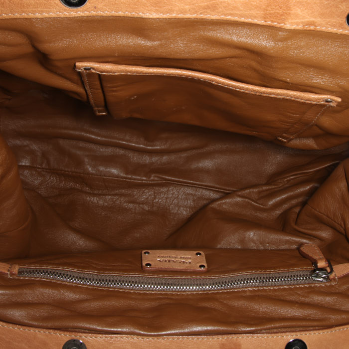 Prada handbag in brown leather - Detail D2