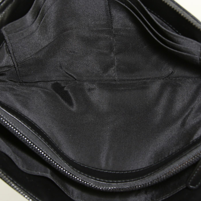 Pochette Chanel  Boy en cuir matelassé noir - Detail D2