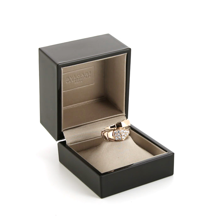 Bague Bulgari Serpenti Viper en or rose et diamants - Detail D2