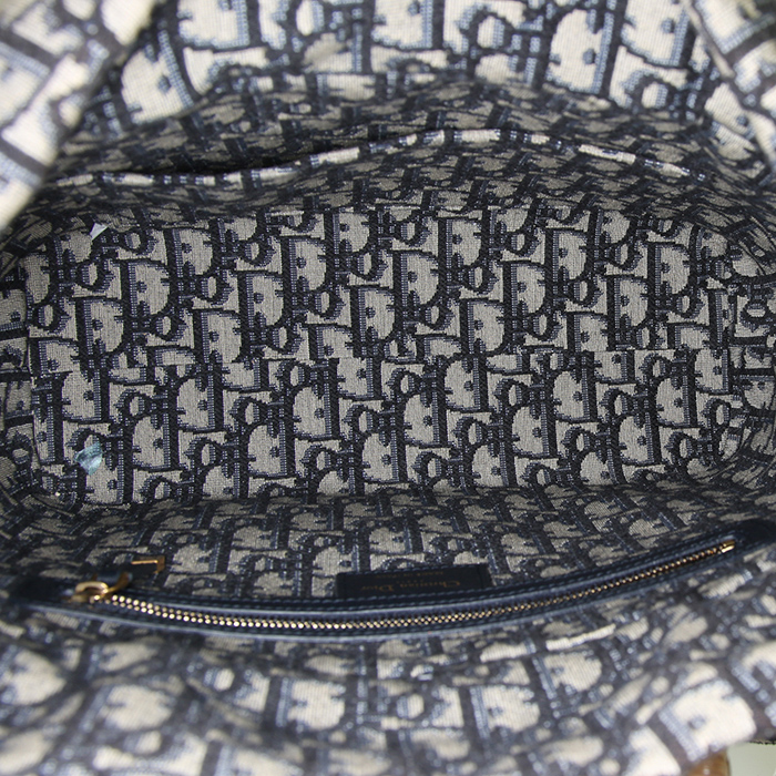 Dior shopping bag in beige wicker and navy blue canvas - Detail D3