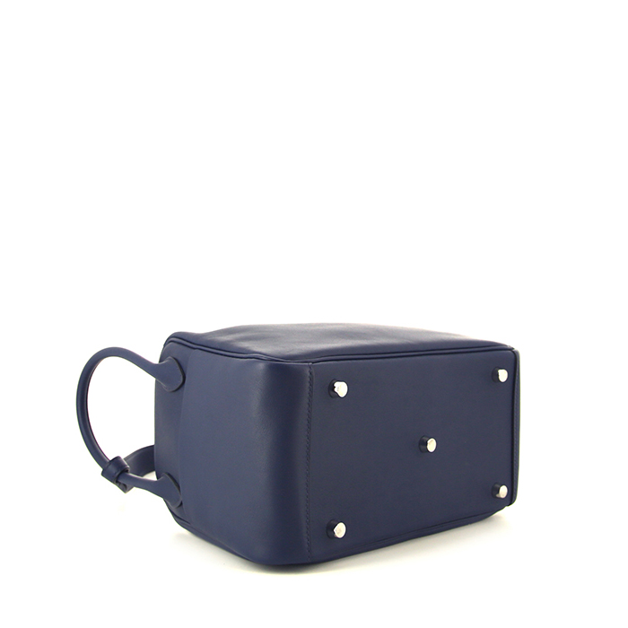 Hermes Lindy 26 cm handbag in Bleu Saphir Swift leather - Detail D4