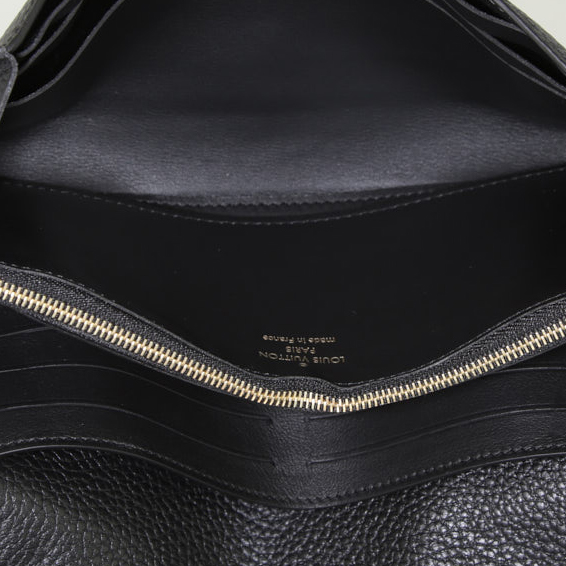 Louis Vuitton  Capucines wallet  in black grained leather - Detail D2