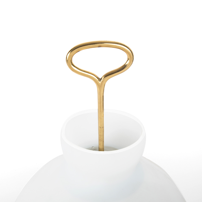 Ignazio Gardella, a pair of "Arenzano" lamps, high version, in brass and opal glass, Azucena edition, model designed in 1956 - Detail D2