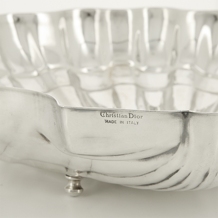 Christian Dior, grande coupe "coquille", en métal argenté, signée, des années 1990 - Detail D4