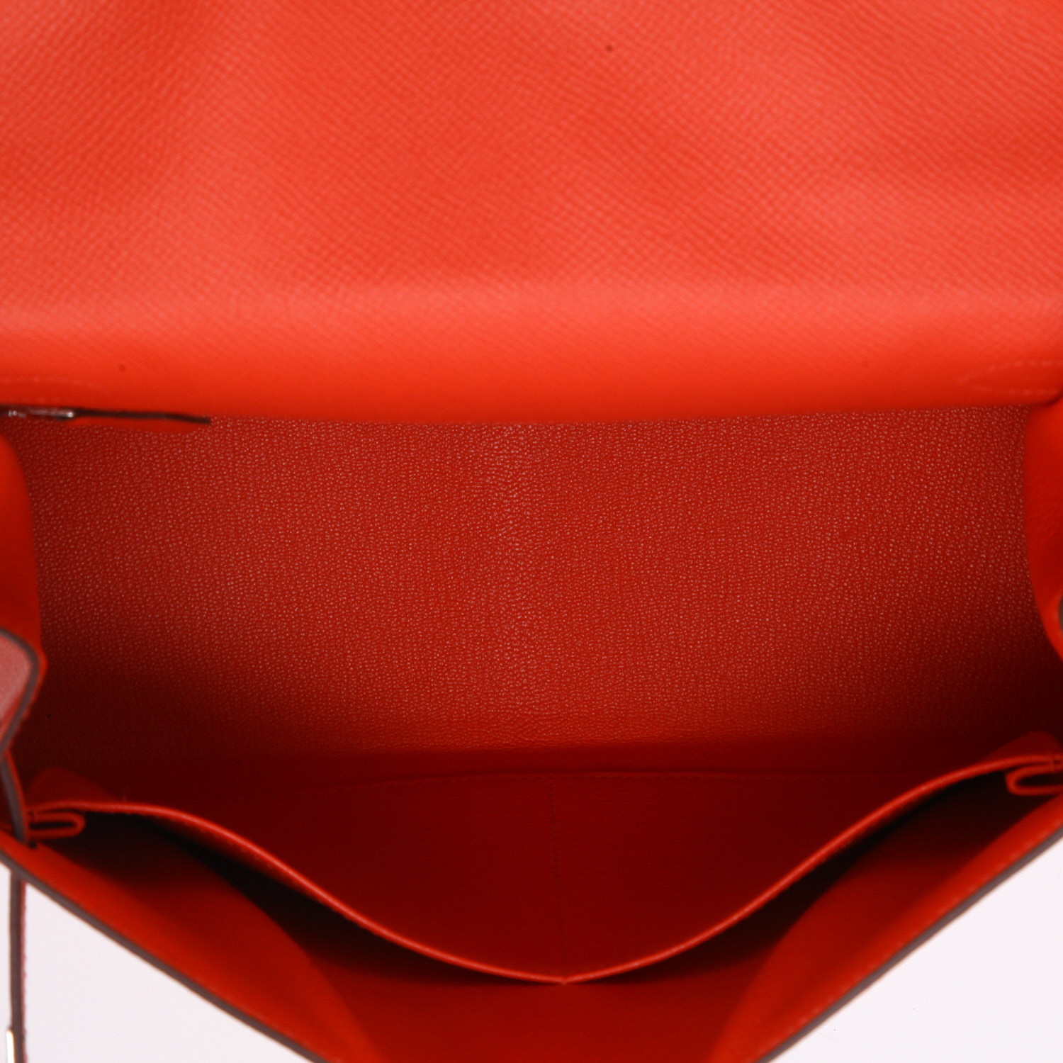 Sac à main Hermès Kelly 28 cm en cuir epsom rouge Capucine - Detail D3