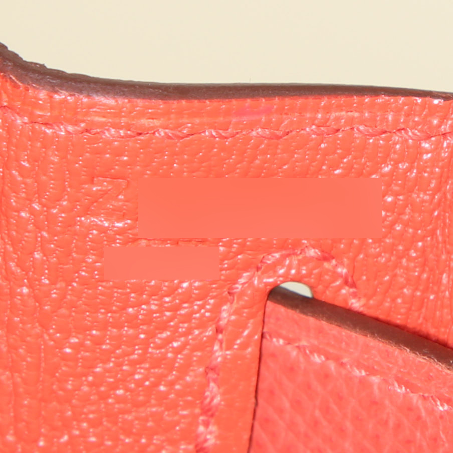 Sac à main Hermès Kelly 28 cm en cuir epsom rouge Capucine - Detail D5