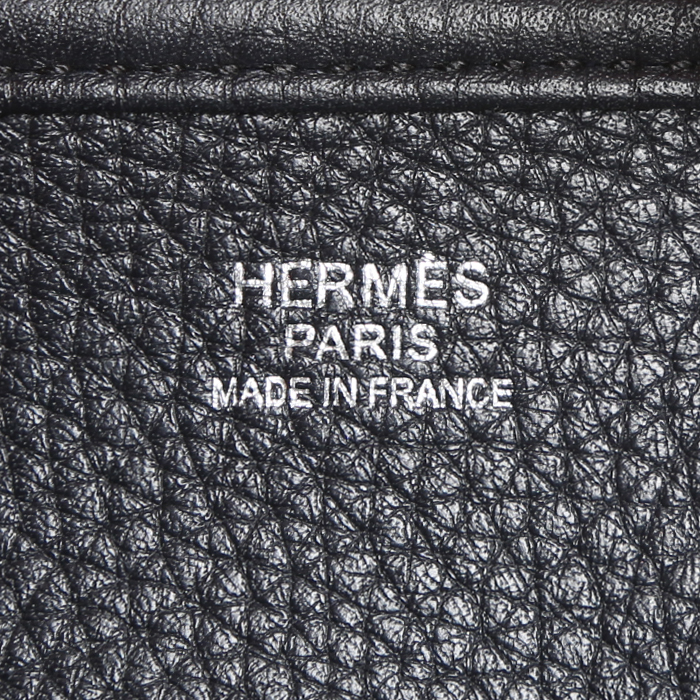 Hermès  Evelyne small model  shoulder bag  in navy blue togo leather - Detail D4
