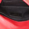 Bolso bandolera Saint Laurent Jamie en cuero rojo - Detail D2 thumbnail