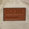 Bolso de mano Loewe Puzzle  modelo pequeño en cuero color oro - Detail D4 thumbnail