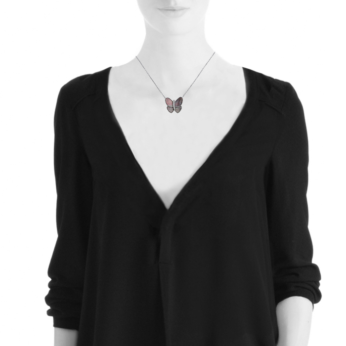 Van Cleef & Arpels Papillon necklace in white gold,  mother of pearl and diamonds - Detail D1