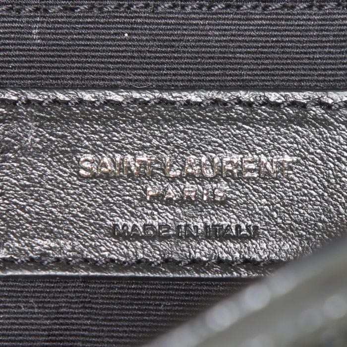 Sac bandoulière Saint Laurent Niki moyen modèle en cuir noir - Detail D4