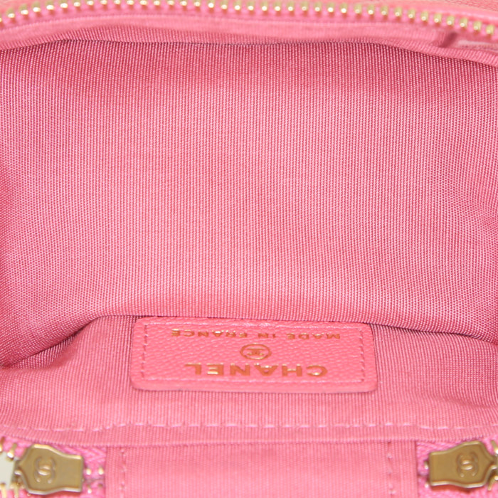 Chanel Vanity vanity case in pink quilted grained leather - Detail D2