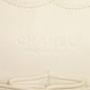 Bolso de mano Chanel  Timeless Classic en tweed acolchado negro y color crema y cuero color crema - Detail D4 thumbnail