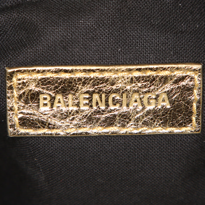 Bolso de mano Balenciaga Cagole en cuero dorado - Detail D3