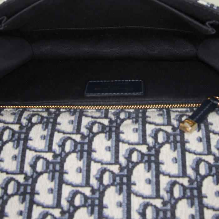Bolso bandolera Dior 30 Montaigne en lona Monogram azul marino y cuero azul marino - Detail D3