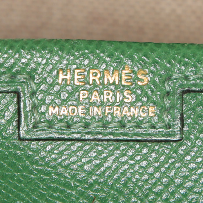Pochette Hermes Jige en cuir Courchevel vert - Detail D3