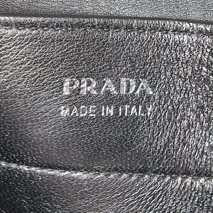 Bolso de mano Prada Vitello en cuero negro - Detail D4