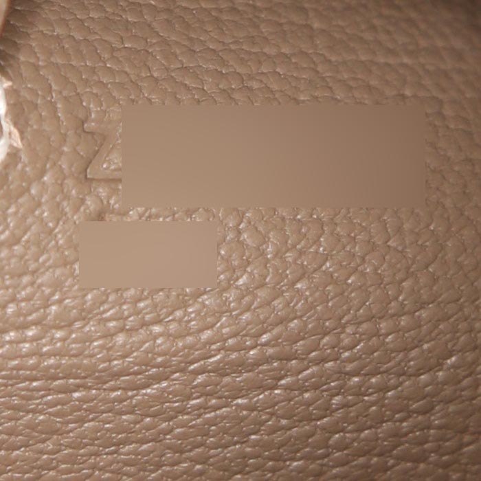 Sac à main Hermes Kelly 25 cm en cuir epsom étoupe - Detail D6
