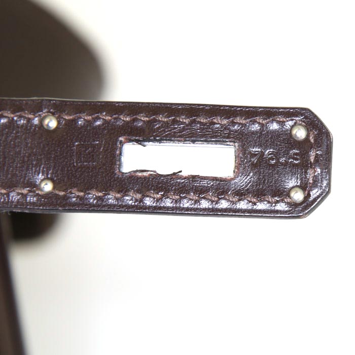 Bolso de mano Hermes Kelly Lakis 28 cm en cuero swift marrón y lona marrón - Detail D5