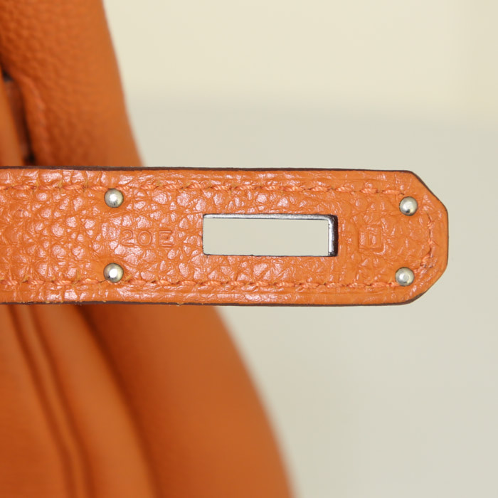 Sac à main Hermes Birkin 35 cm en cuir togo orange - Detail D4
