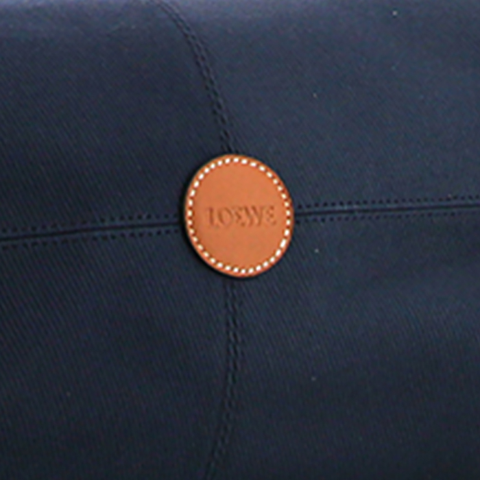 Loewe Cushion shopping bag in navy blue canvas and brown leather - Detail D3