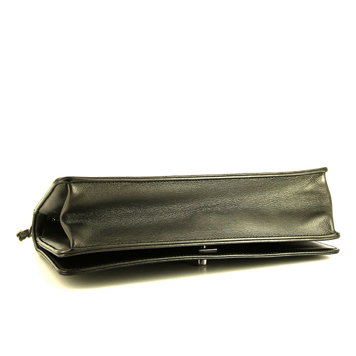 Chanel Mademoiselle bag worn on the shoulder or carried in the hand in grey quilted leather - Detail D5