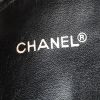 Chanel Vintage handbag in black leather - Detail D3 thumbnail