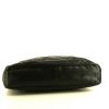 Chanel Vintage handbag in black leather - Detail D4 thumbnail