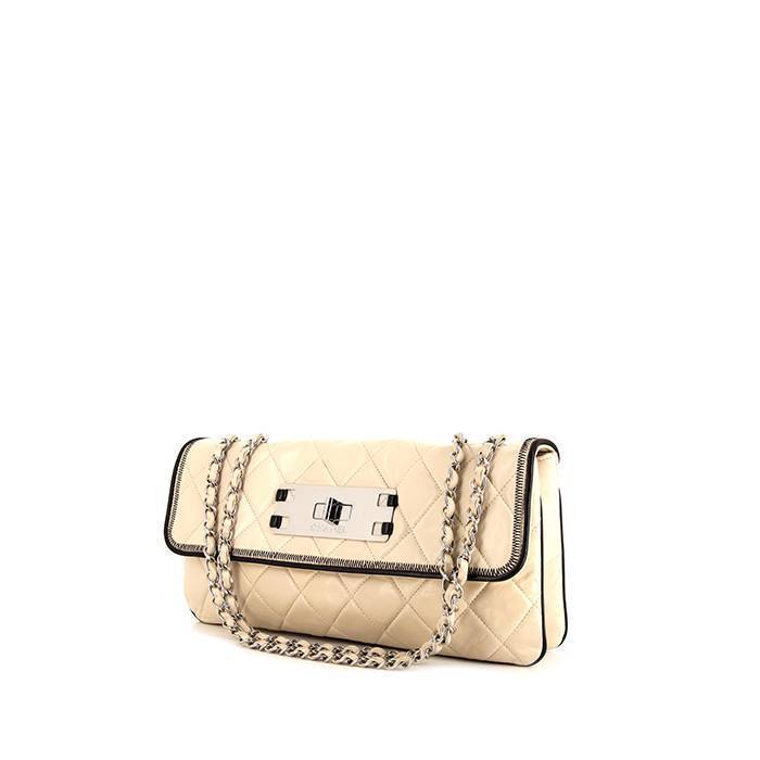 Chanel E/W Wallet on Chain