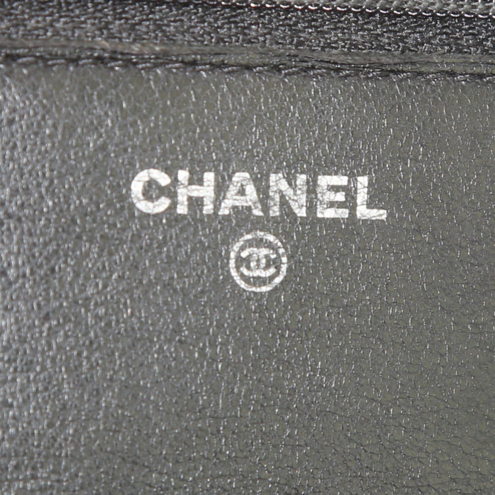 Chanel Wallet on Chain shoulder bag in black quilted leather - Detail D3