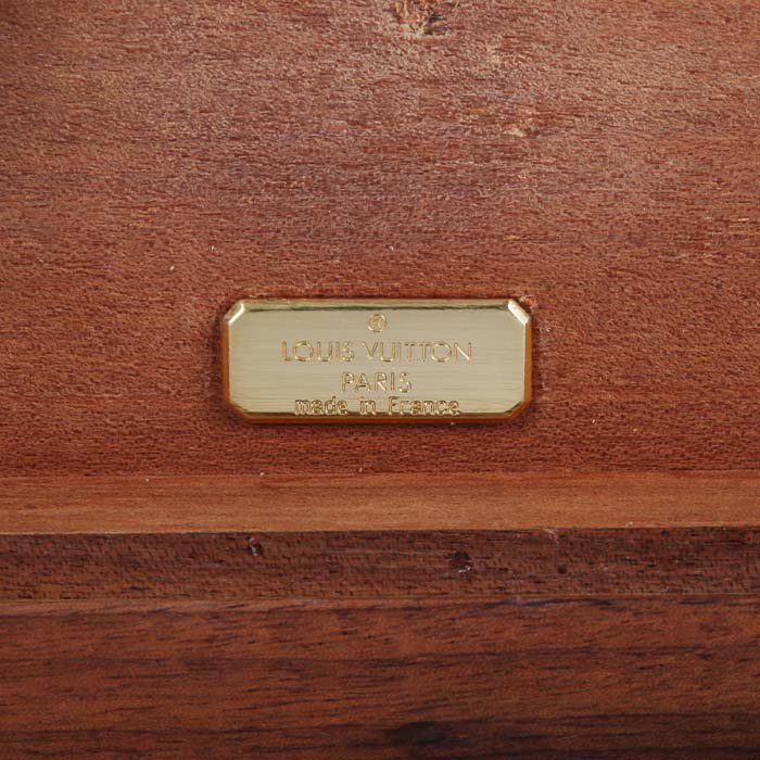 Louis Vuitton, "Voyage" ("Travel") cigar case, in mahogany wood, Macassar ebony veneer and touches of pear tree, signed and monogrammed, from the 2000's - Detail D3