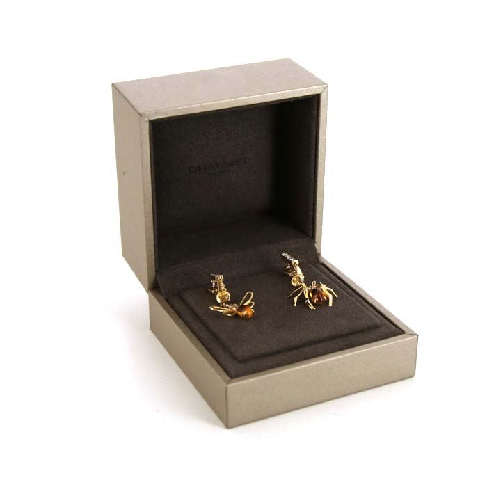 Chaumet Attrape Moi Si Tu M'Aimes earrings in yellow gold, diamonds, citrines and sapphires - Detail D4