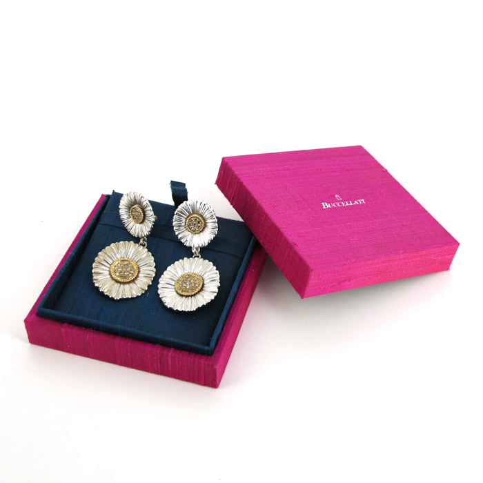 Buccellati Blossom Daisy earrings in silver,  vermeil and diamonds - Detail D5