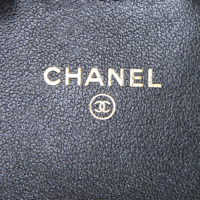 Pochette-ceinture Chanel Timeless Mini en toile matelassée noire - Detail D3