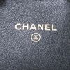 Bolsito-cinturón Chanel Timeless Extra Mini en lona acolchada negra - Detail D3 thumbnail