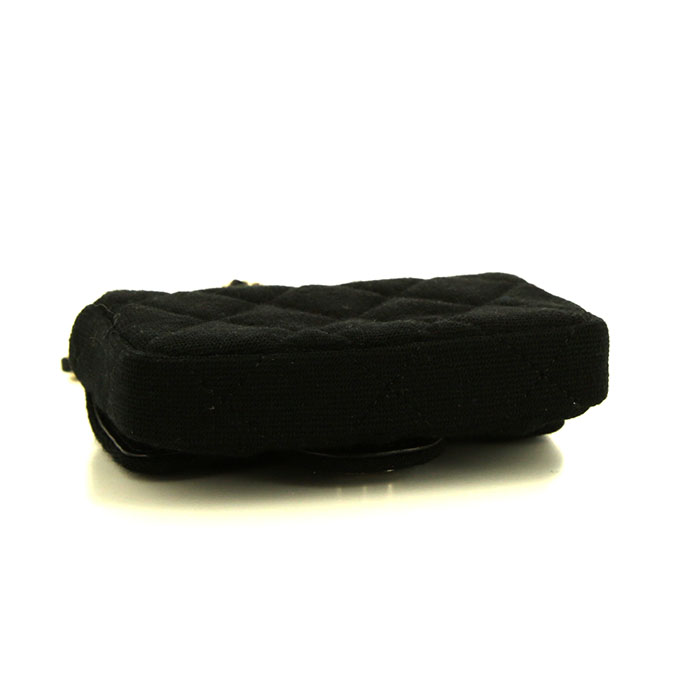 Pochette-ceinture Chanel Timeless Extra Mini en toile matelassée noire - Detail D4