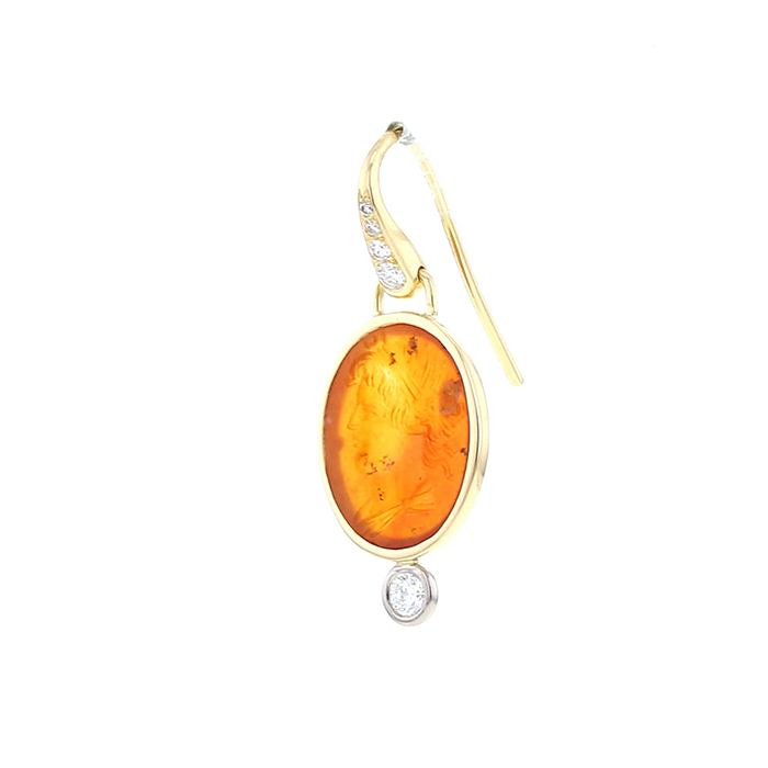 Maison Auclert Intailles & Impressions earrings in yellow gold, diamonds and cornelian