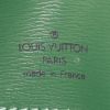 Sac porté épaule Louis Vuitton Buci en cuir épi vert - Detail D3 thumbnail