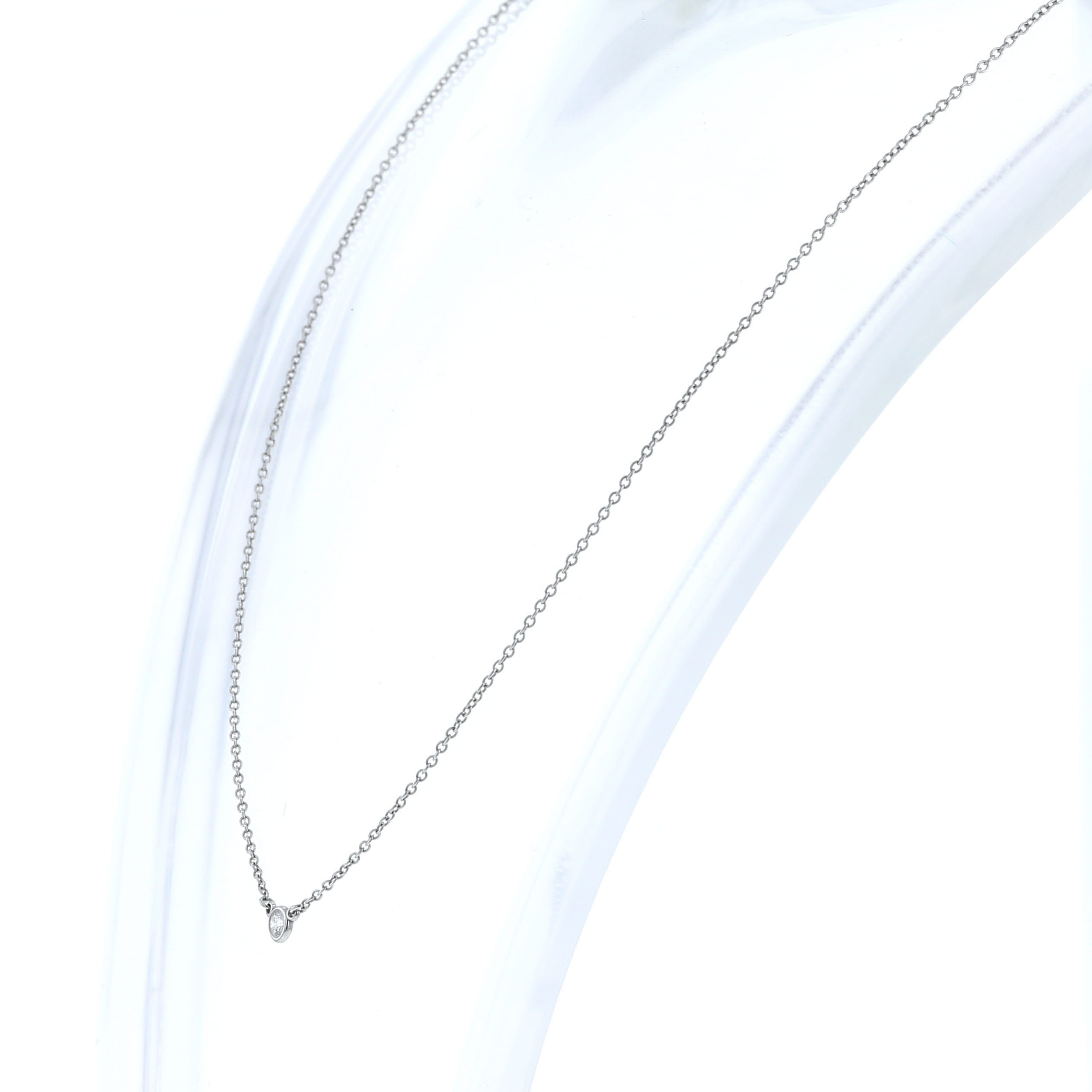 Collar Tiffany & Co Diamonds By The Yard modelo pequeño en platino y diamante (0,03 ct) - Detail D1