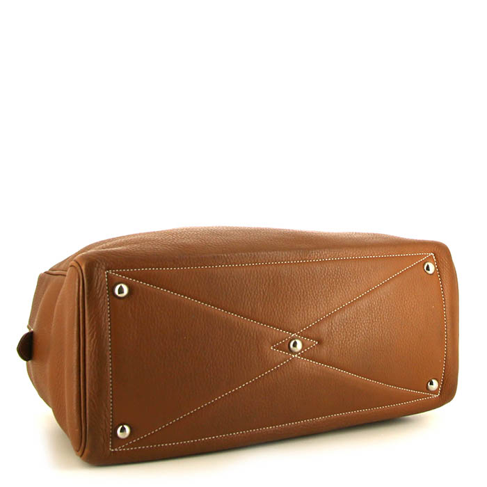 Sac à main Hermes Victoria en cuir togo marron - Detail D4